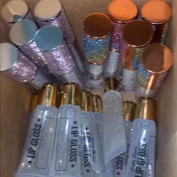 Exclusive lipgloss 💋💄 - Picture 2 of 2